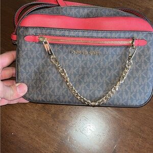 Jet set large logo Cross body bag